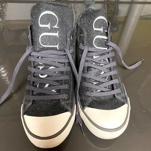 Woman’s Guess Sneakers